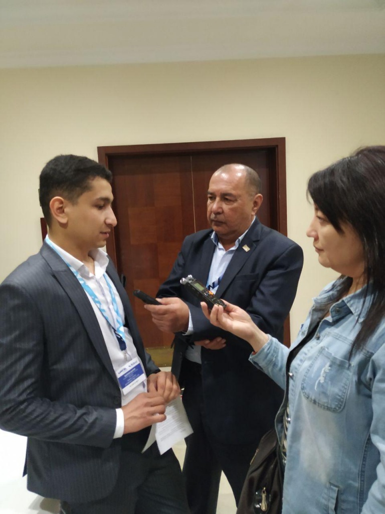 А. Абдуллаев на интервью во время мероприятия